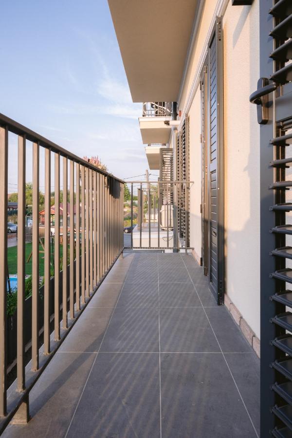 La Boheme Corbeanca - Partener Therme Ostratu Экстерьер фото